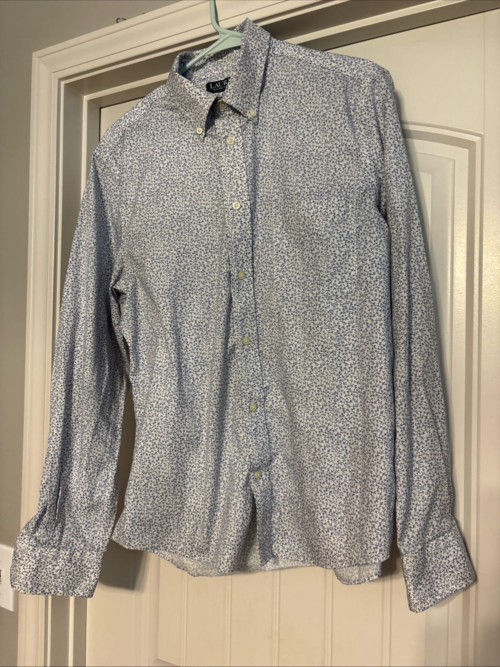 Lauren Ralph Lauren Women's Blue & White Floral Button Down Size Medium